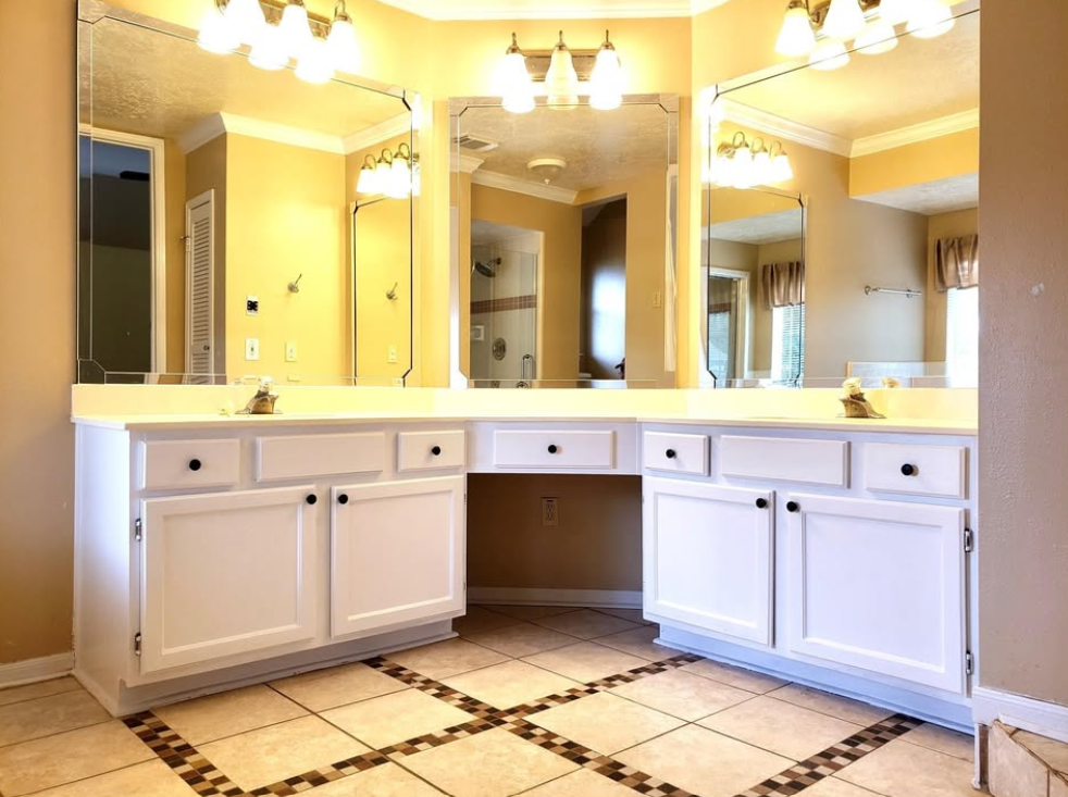 🏡✨ Beautiful Move-In Ready Home in Bay Glen! ✨🏡