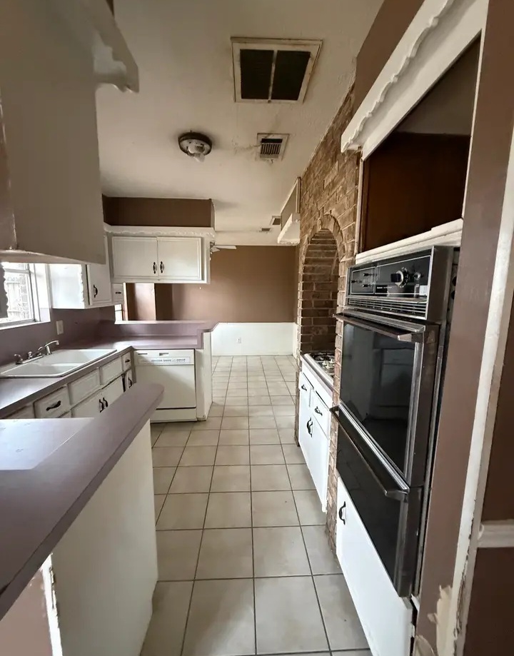 Vacant on lockbox for sale in Houston