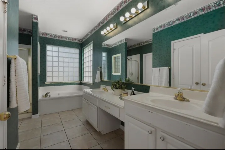 Charming home for sale in sought-after Baywood Oaks