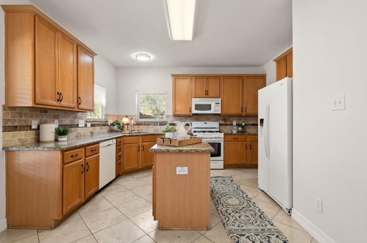 Sweet home for sale in a quiet street, Houston