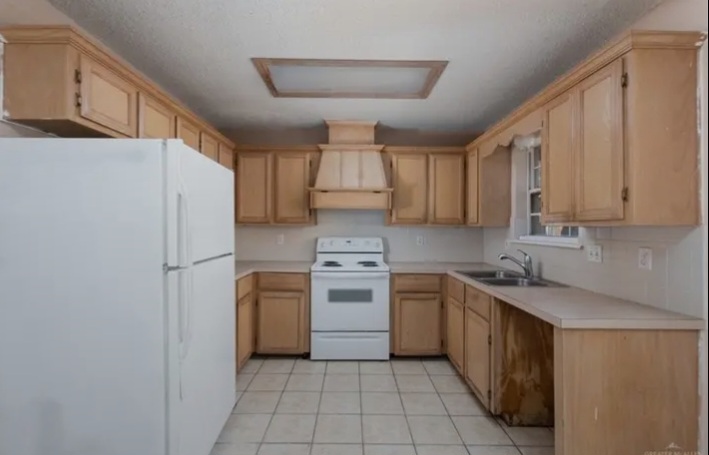 🏢 Income-Producing 4-Plex in Prime McAllen Location