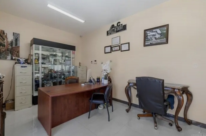 🏢 Prime Commercial Opportunity in Pharr