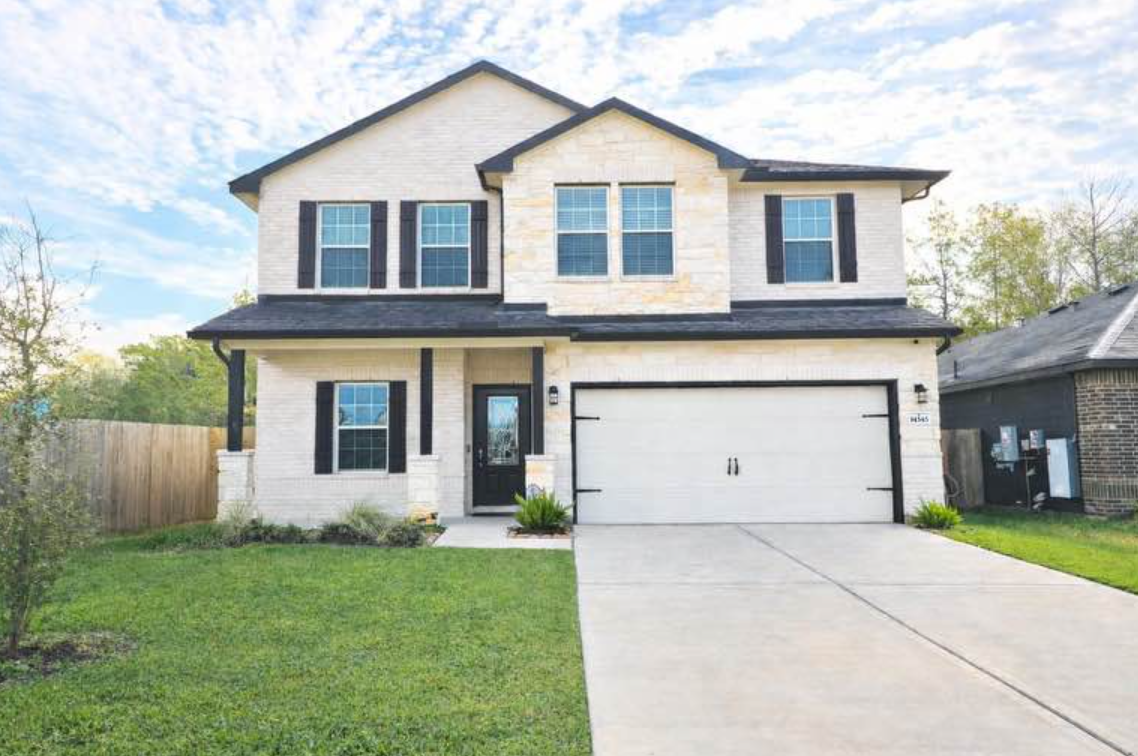 Sstunning 2,573-square-foot residence for sale in Conroe