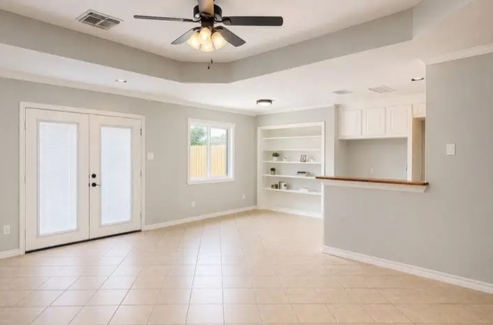 A House for sale in Houston, TX - Houses in Houston - Image 3 of 9