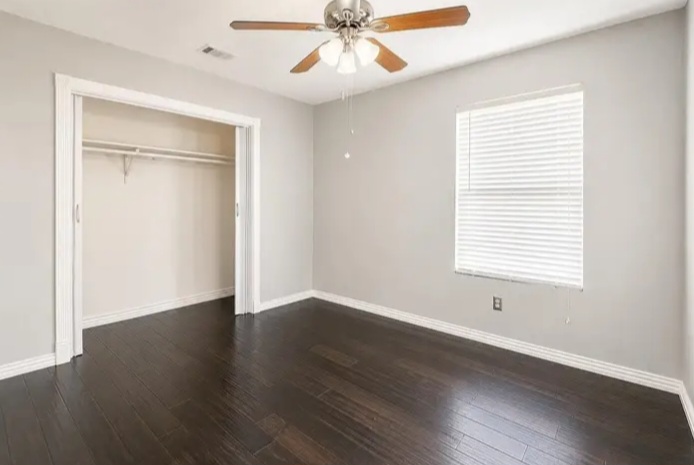 A House for sale in Houston, TX - Houses in Houston - Image 5 of 9