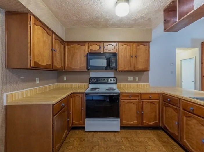 A House For Sale in Humble, TX - Houses in Humble - Image 3 of 10