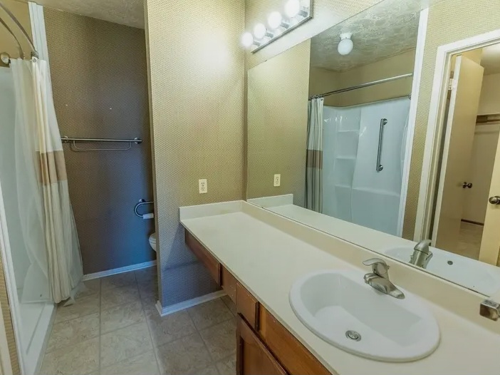 A House For Sale in Humble, TX - Houses in Humble - Image 7 of 10