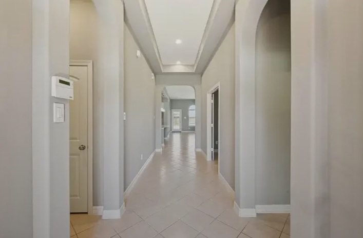 💫 A move-in ready home with a private pool and thoughtful upgrades for sale in houston - Houses in Katy - Image 2 of 3