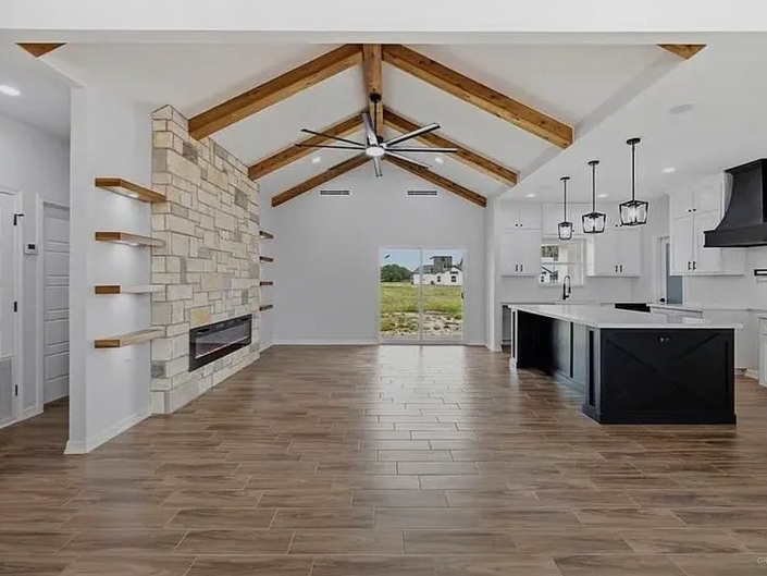💫 A stylish modern farmhouse for sale in Weslaco - Houses in Weslaco - Image 6 of 6