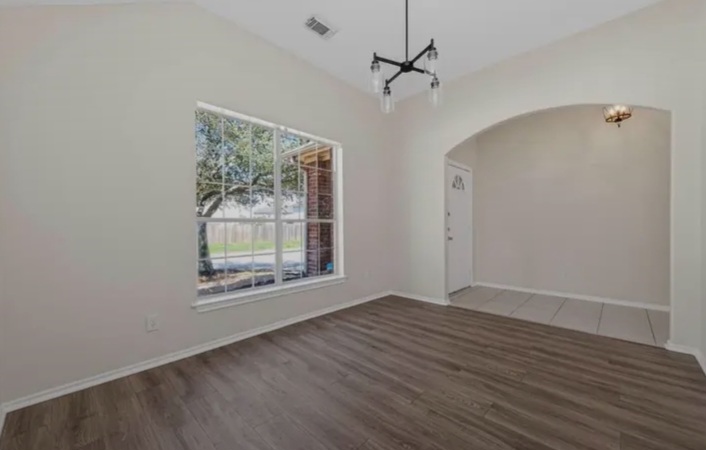 Beautiful 4 Bedroom 2 Bath Home for sale in Humble, TX - Houses in Humble - Image 6 of 10