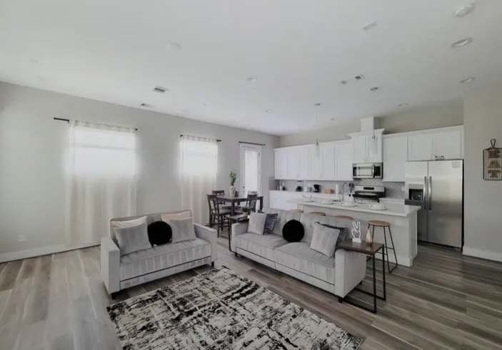 Beautifully designed home built in 2025 for rent - Houses in Houston - Image 2 of 10
