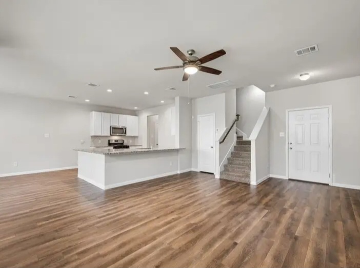 Beautifully light and bright home close to Intercontinental airport for sale - Houses in Houston - Image 5 of 10