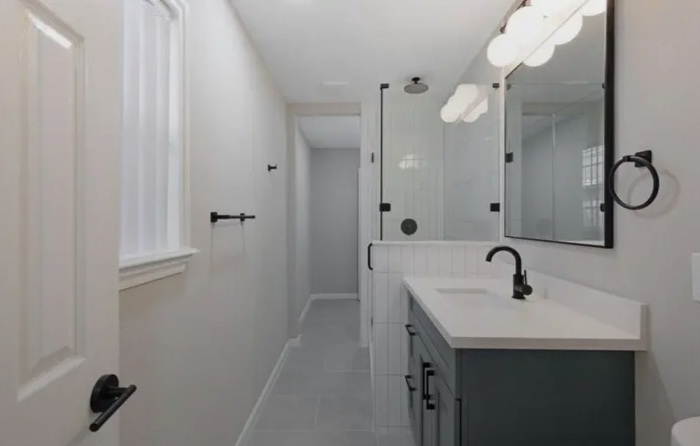 Beautifully updated rental in a convenient Houston location - Houses in Houston - Image 6 of 8