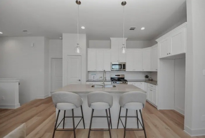 BRAND-NEW CONSTRUCTION EAST END HOUSTON - Houses in Houston - Image 2 of 9