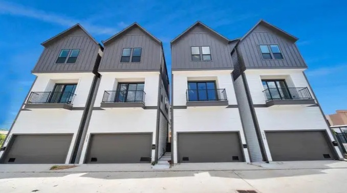 🏡 BRAND NEW LUXURY HOME FOR LEASE | SHADY ACRES | ASK ABOUT OUR LOOK-AND-LEASE SPECIAL! - Houses in Houston - Image 1 of 8