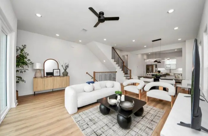 🏡 BRAND NEW LUXURY HOME FOR LEASE | SHADY ACRES | ASK ABOUT OUR LOOK-AND-LEASE SPECIAL! - Houses in Houston - Image 6 of 8