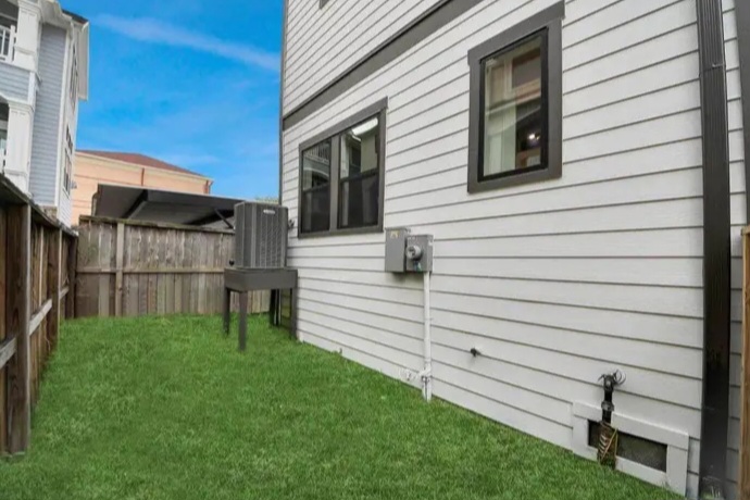 🏡 BRAND NEW LUXURY HOME FOR LEASE | SHADY ACRES | ASK ABOUT OUR LOOK-AND-LEASE SPECIAL! - Houses in Houston - Image 8 of 8