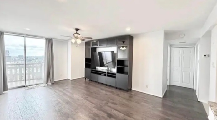 FOR RENT – DOWNTOWN HOUSTON HIGH-RISE LIVING - Apartments in Houston - Image 1 of 10