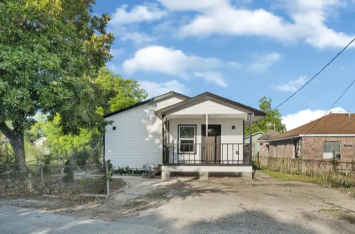 Fully remodeled Fifth Ward home 3B2B for sale in houston - Houses in Houston - Image 2 of 10