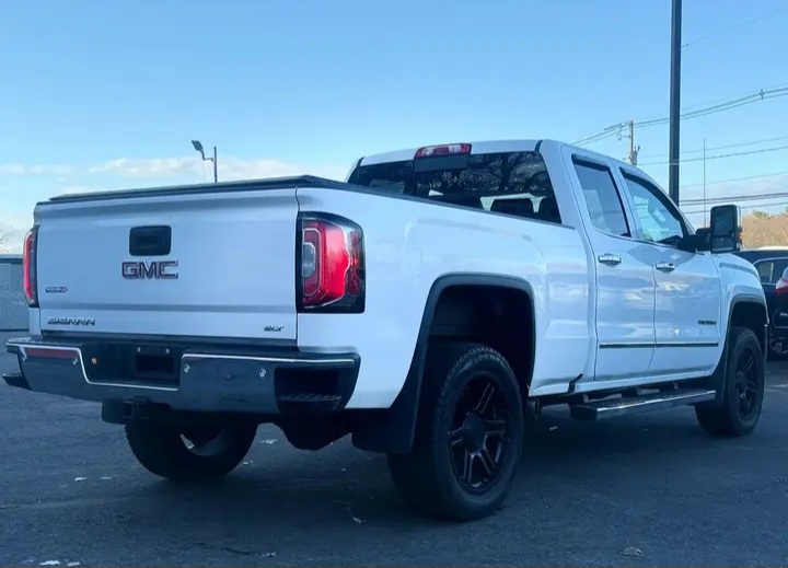 GMC Sierra 1500 Double Cab SLT Pickup For sale - Cars in Stoughton - Image 4 of 10