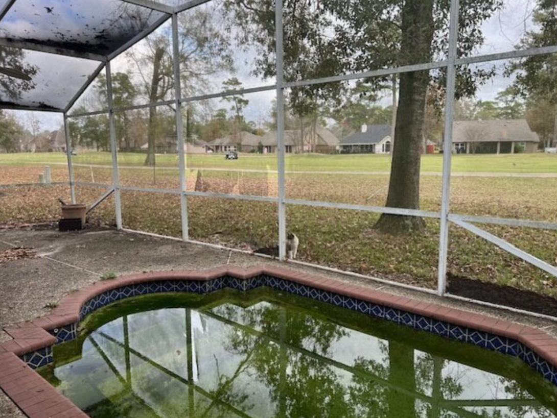 1994 YB Flip/Rental Opportunity in Newport! Zoned to Crosby ISD!