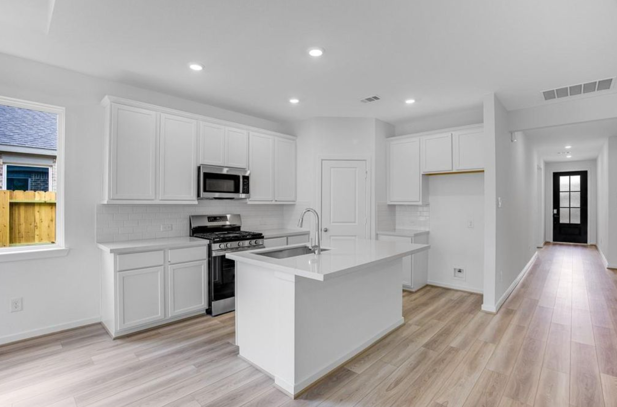 JUST REDUCED – Move-In Ready! 🏡✨ Taylor Morrison home in Tomball, Texas