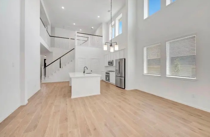 Home for sale just 15 mins from cypress - Houses in Cypress - Image 2 of 9