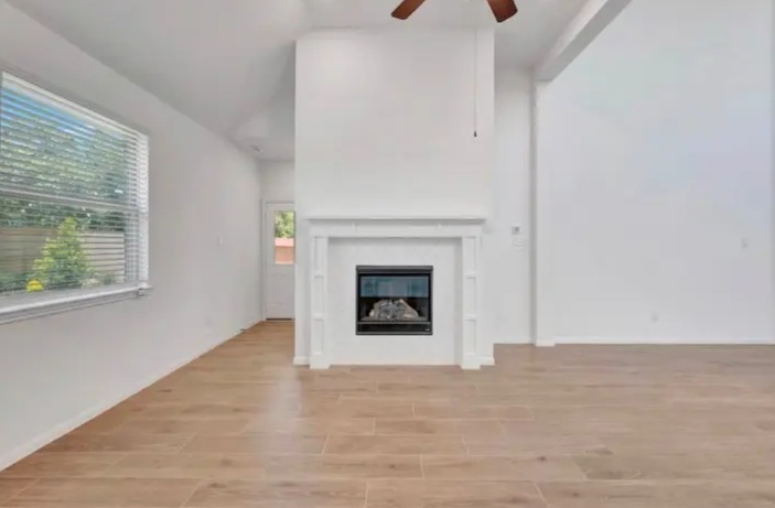 Home for sale just 15 mins from cypress - Houses in Cypress - Image 3 of 9