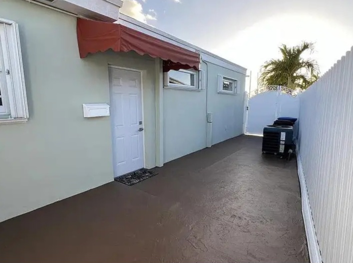 House for rent 1bedroom 1bathroom in Miami in Miami — Houses