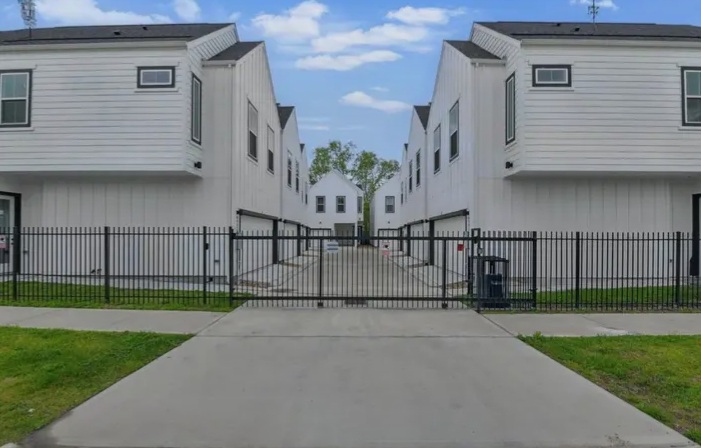 House For Rent or Sale in Houston - Houses in Houston - Image 1 of 9