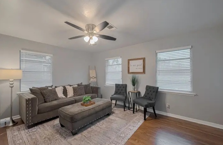 House for sale in HOUSTON, TX - Houses in Houston - Image 3 of 10