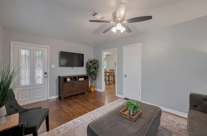 House for sale in HOUSTON, TX - Houses in Houston - Image 4 of 10