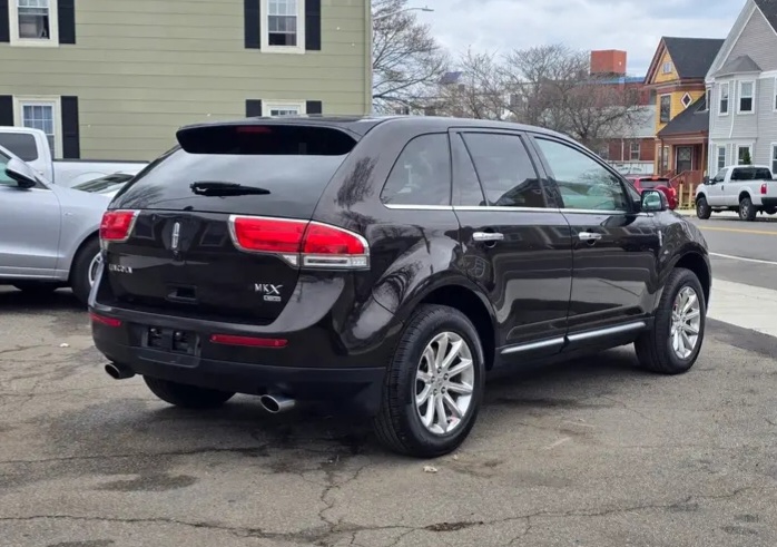 Lincoln MKX AWD for sale in beverly - Cars in Beverly - Image 4 of 8
