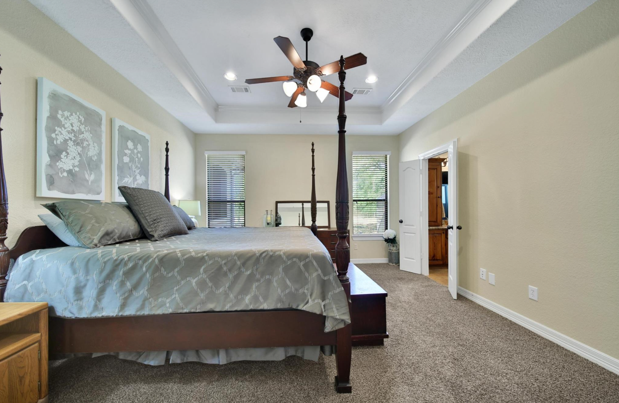 🏡 Montgomery, TX | 1 Acre • 1.5-Story • Timeless Style 🏡