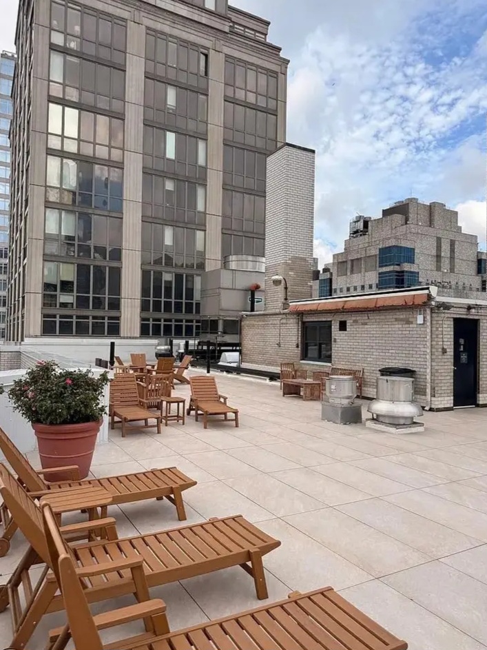 Move-in ready studio at E 65th St for rent - Apartments in New York City - Image 9 of 10