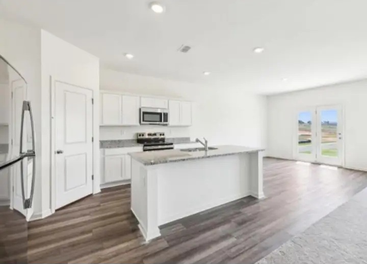 🎉New Construction for sale in BROOKSHIRE!! (Near Katy) - Houses in Brookshire - Image 2 of 10