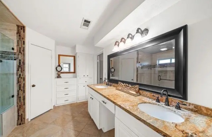 NEW INVESTMENT OPPORTUNITY IN KATY - Houses in Katy - Image 8 of 9