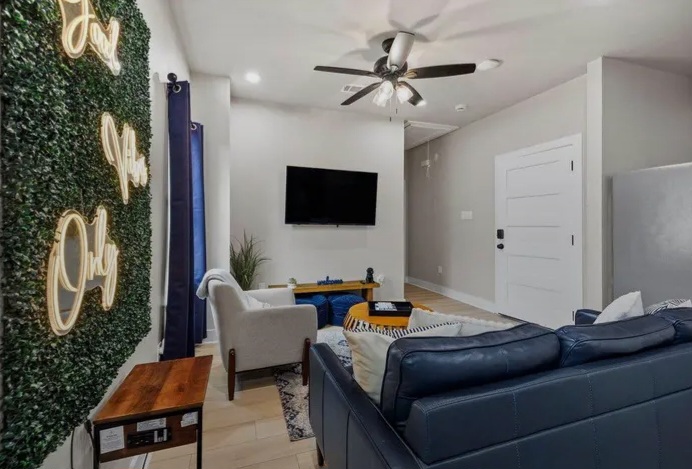 🏡 NOW LEASING IN THIRD WARD! 🏡 IN HOUSTON, TX - Houses in Houston - Image 7 of 7