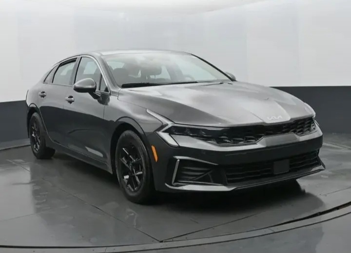 🔥 2025 Kia K5 LXS Sedan 4D — Sleek, Sporty & Like New