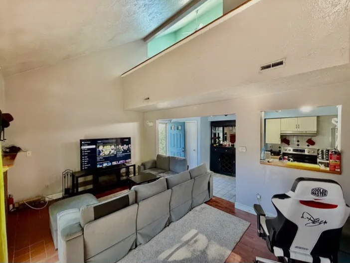 Rental good price in highly desirable Whitman Pond Village - Houses in Weymouth - Image 3 of 10
