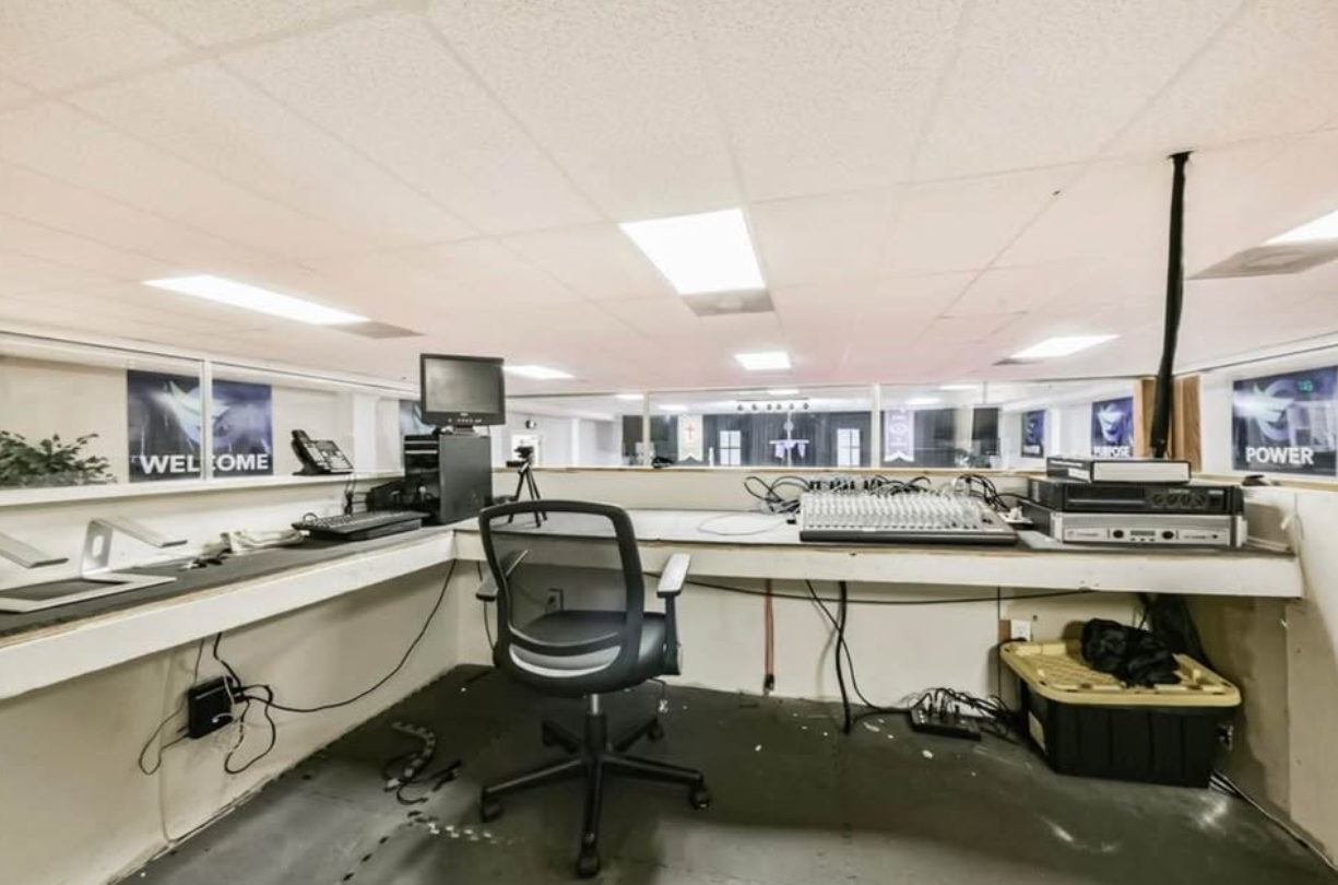 Well located commercial property in the heart of La Porte