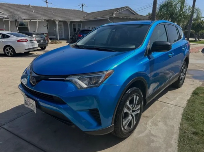 Selling my 2018 Toyota RAV4 LE in Garden Grove in Garden Grove — Cars