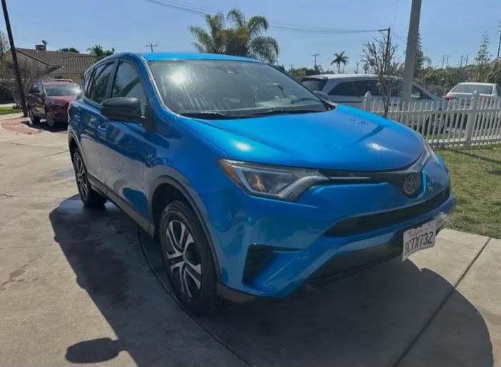 Selling my 2018 Toyota RAV4 LE in Garden Grove - Cars in Garden Grove - Image 2 of 8