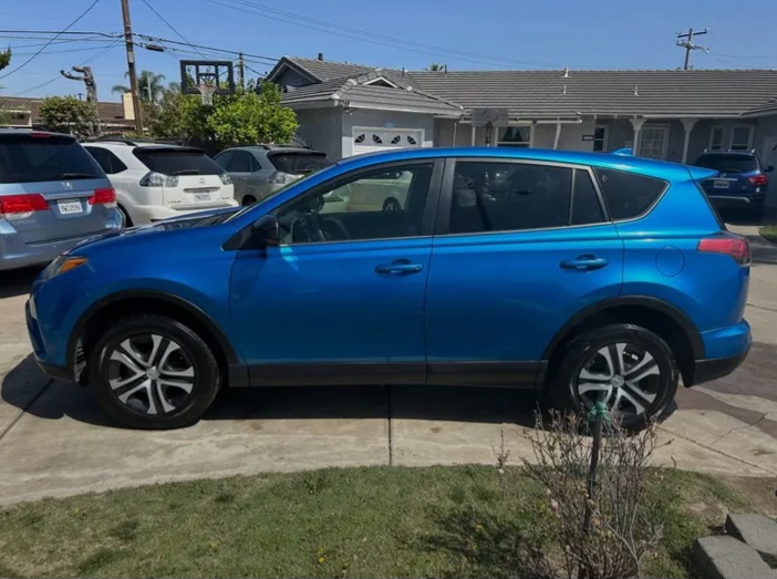 Selling my 2018 Toyota RAV4 LE in Garden Grove - Cars in Garden Grove - Image 4 of 8
