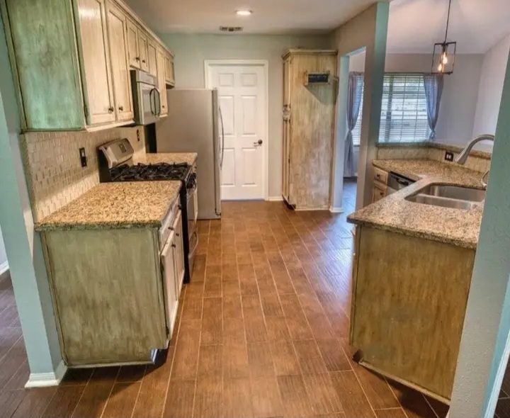 spacious home for sale in Angleton - Houses in Angleton - Image 9 of 10