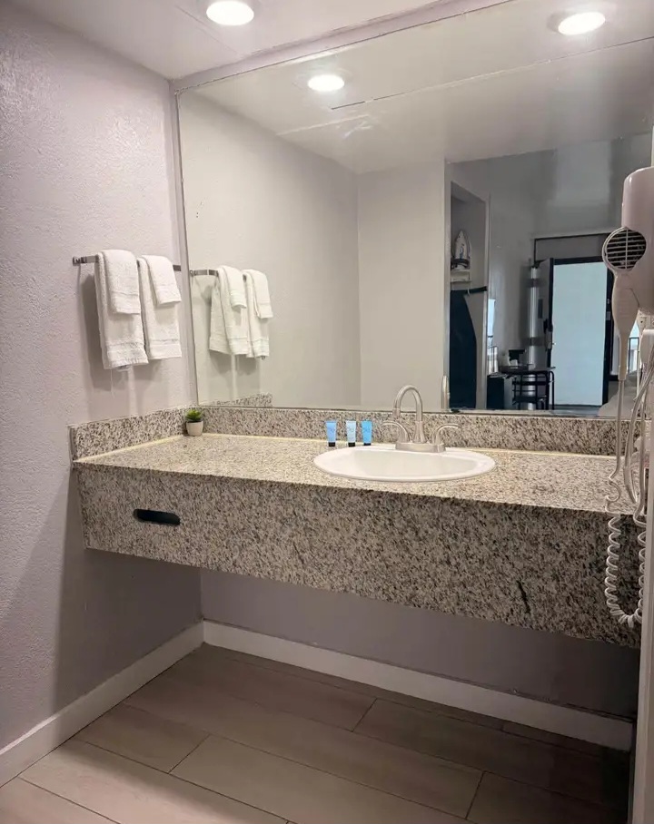 🏡 STUDIOS FOR RENT – HOLLYWOOD, FL 🏡 - Apartments in Hollywood - Image 4 of 7
