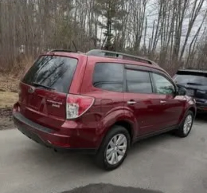 🚗 Super Clean Subaru – Don’t Miss This One! 🚗 - Cars in Hampshire County - Image 3 of 3