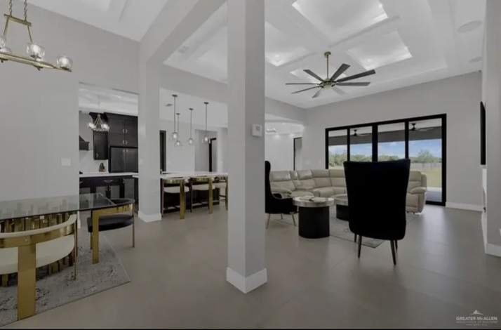 🏡 Luxury Modern Estate on 1 Acre in Edinburg