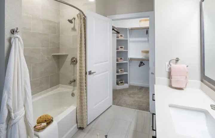 Up to 8 Weeks FREE Rent | Modern Apartment Living in Cypress 77433 - Apartments in Cypress - Image 4 of 7