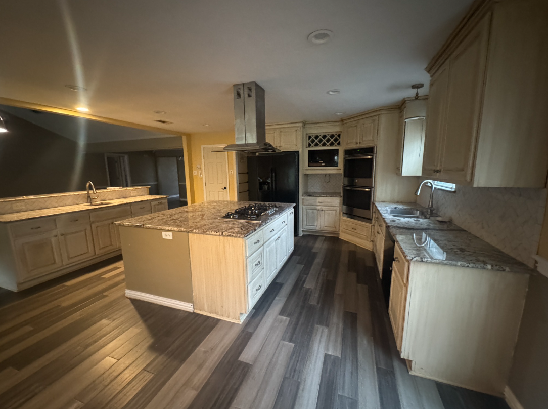 FLIP/RENTAL OPPORTUNITY ON A MASSIVE LOT IN WHISPERING PINES! CONROE ISD!